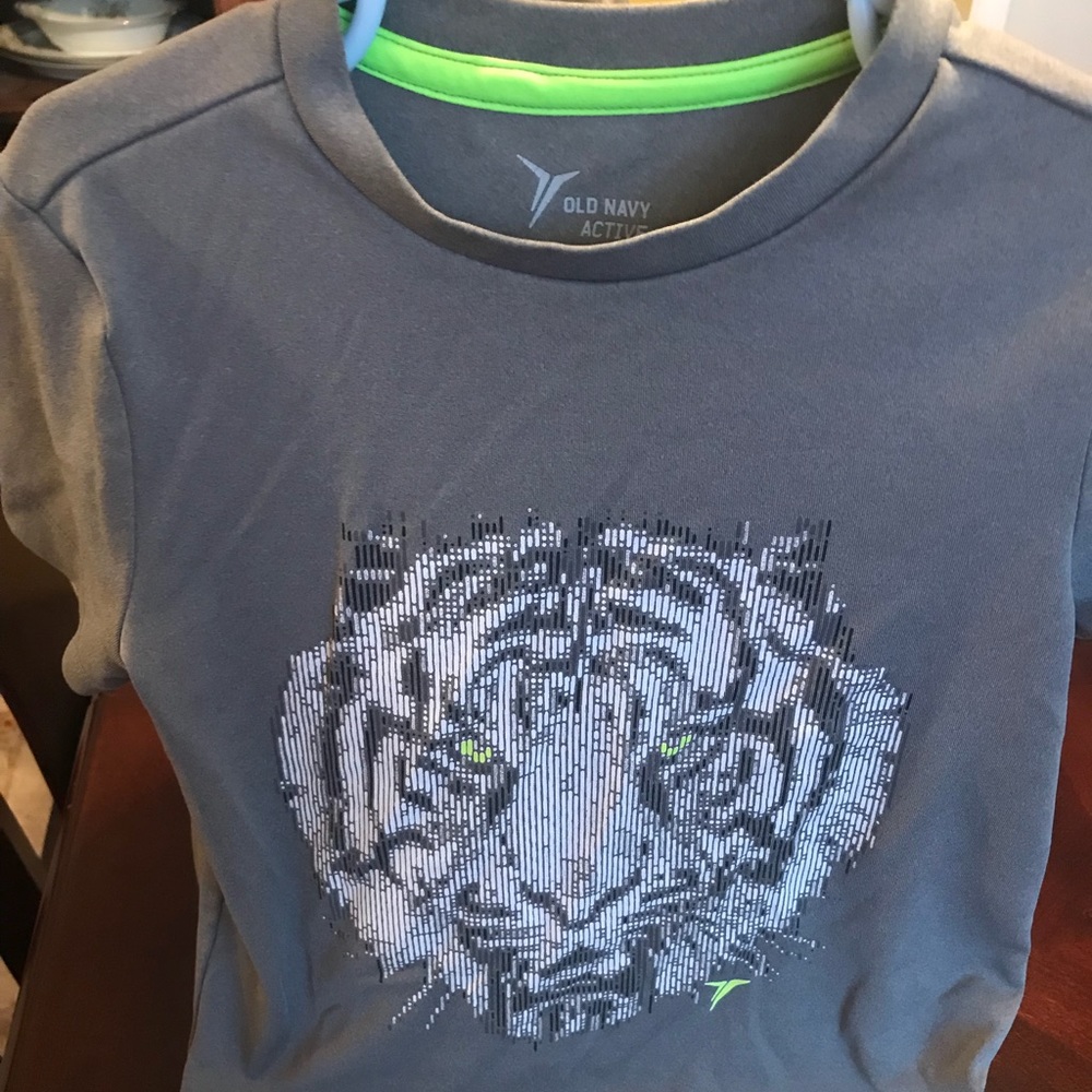 Old Navy tiger tshirt